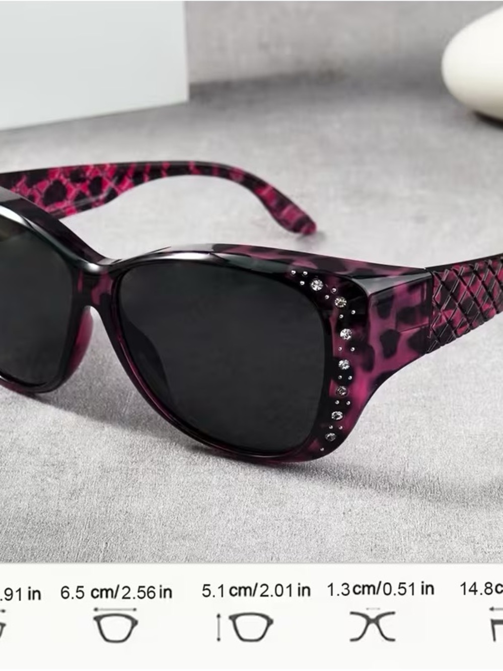 Large Retro Glasses Designed to Be Worn Over Regular Eyewear - Picture 3 of 5
